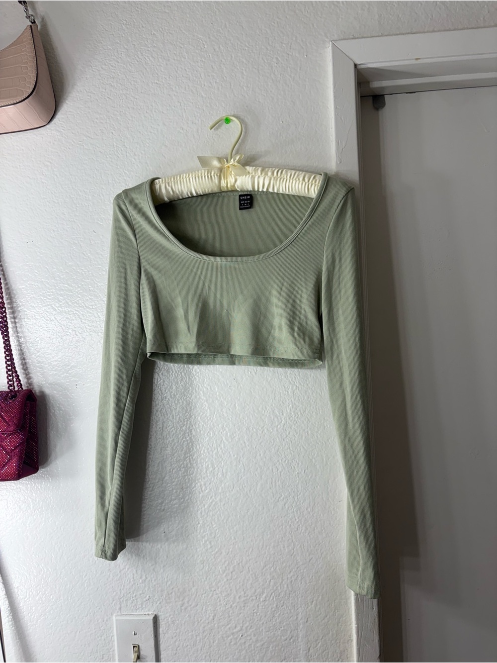 Long Sleeve Scoop Neck Cropped Top - Light Sage
